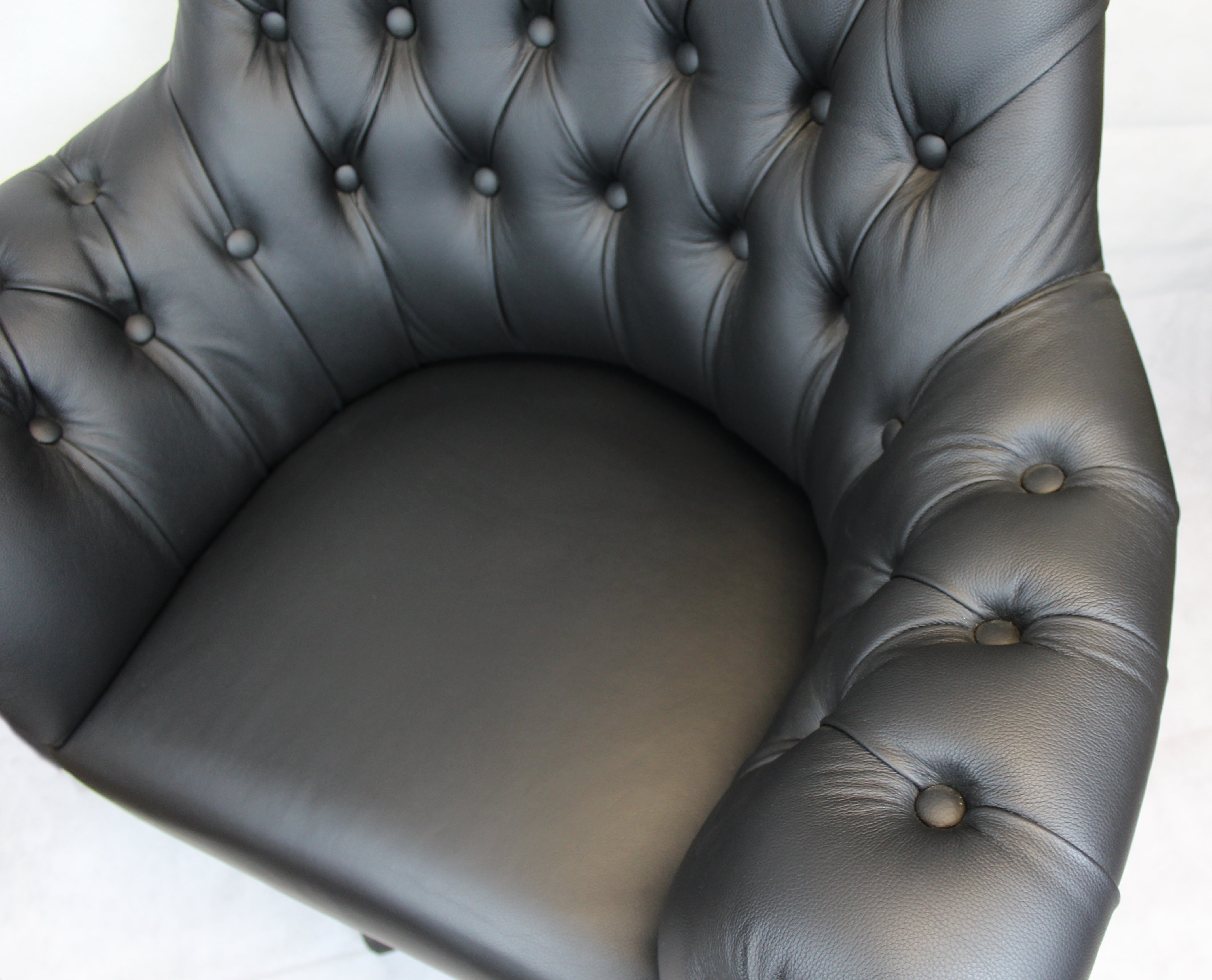 Quality Black Natural Hide Chesterfield Office Chair - K208